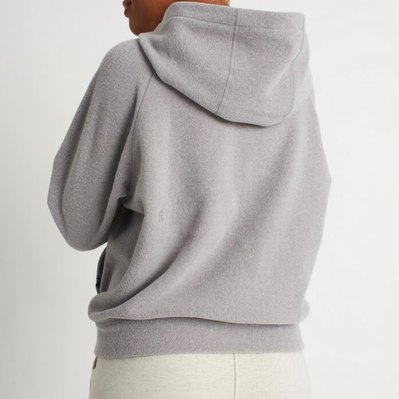 Fleece - Picture 3 of 5